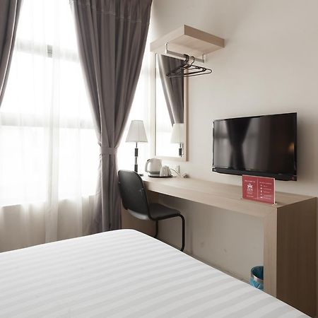 Zen Rooms Sungai Besi Куала-Лумпур Экстерьер фото